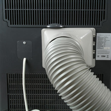 FO - 9,000 BTU Portable Air Conditioner with Heater  - Cosmetic Damage, Missing Accessories