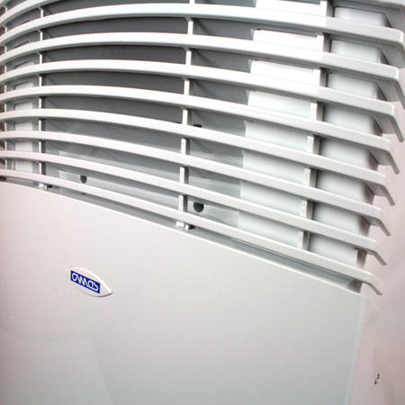 FO - 7,000 BTU Portable Air Conditioner with Heater  - Missing wheels