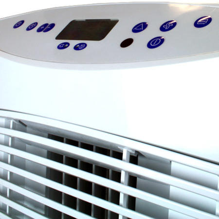FO - 7,000 BTU Portable Air Conditioner with Heater  - Missing wheels